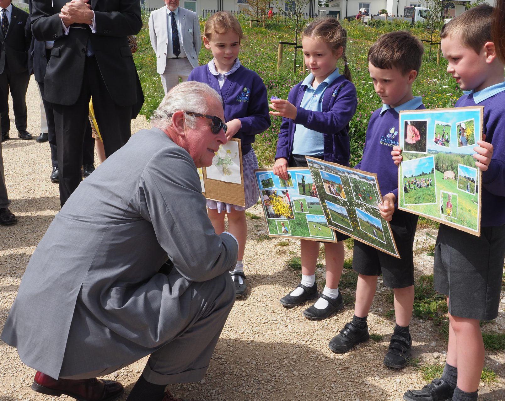 HRH meets Damers pupils